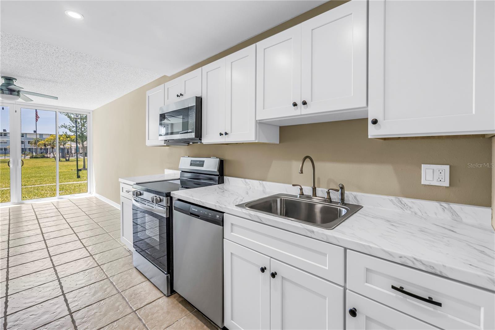4720 Locust Unit 116, St Petersburg, FL 33703