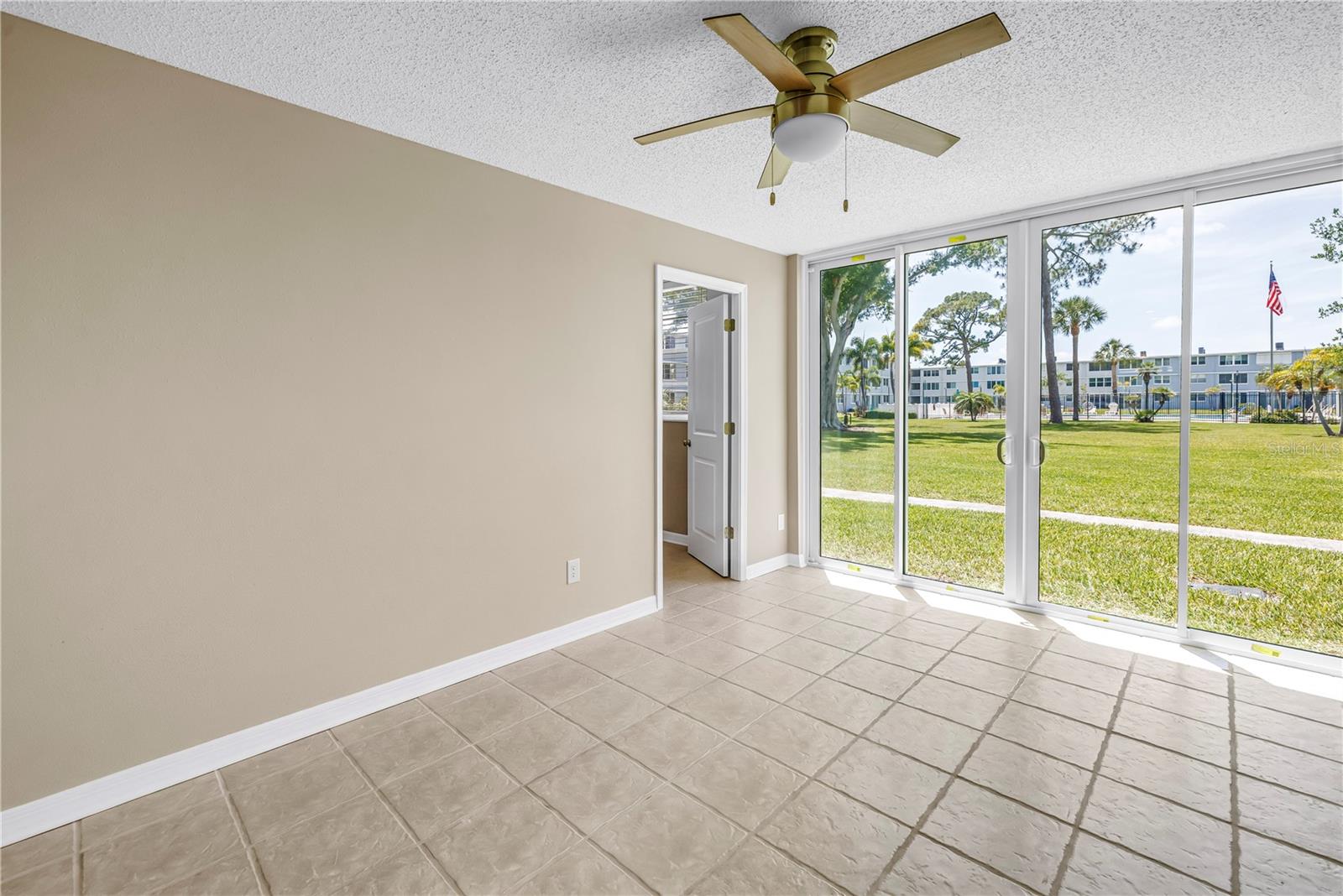 4720 Locust Unit 116, St Petersburg, FL 33703