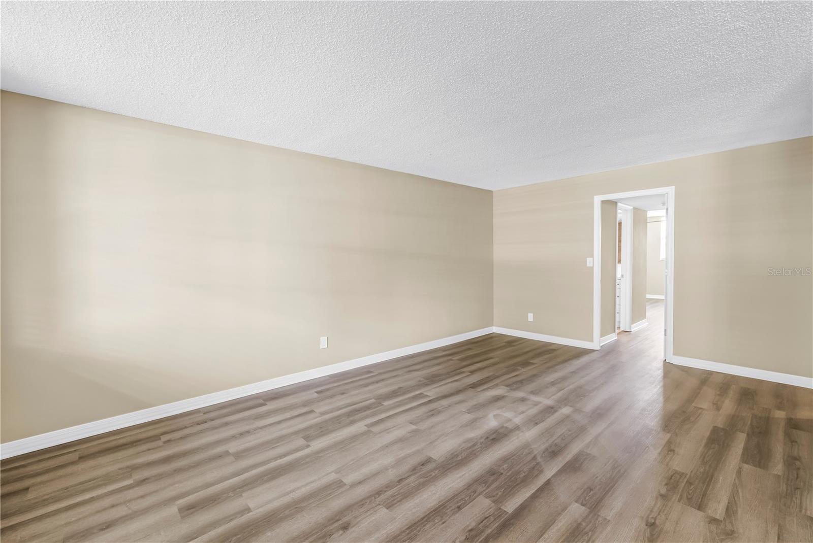 4720 Locust Unit 116, St Petersburg, FL 33703