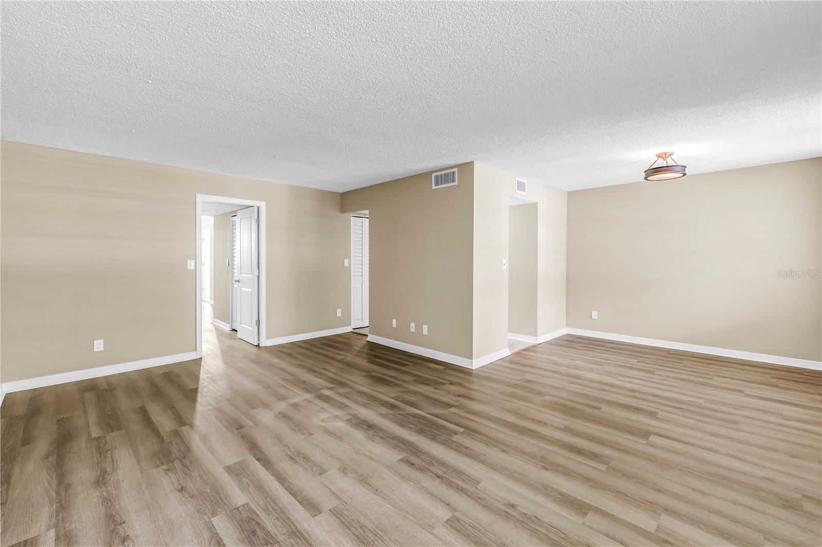 4720 Locust Unit 116, St Petersburg, FL 33703