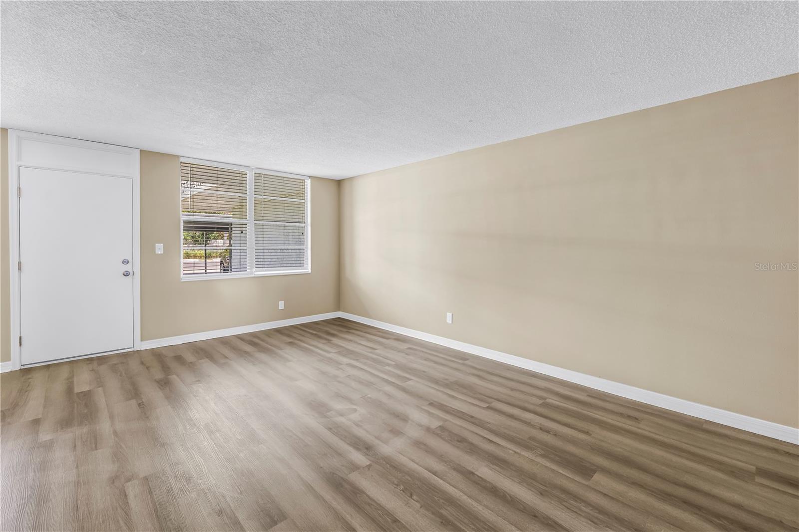 4720 Locust Unit 116, St Petersburg, FL 33703