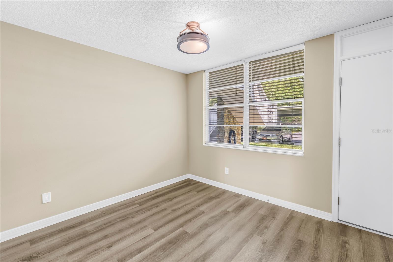 4720 Locust Unit 116, St Petersburg, FL 33703