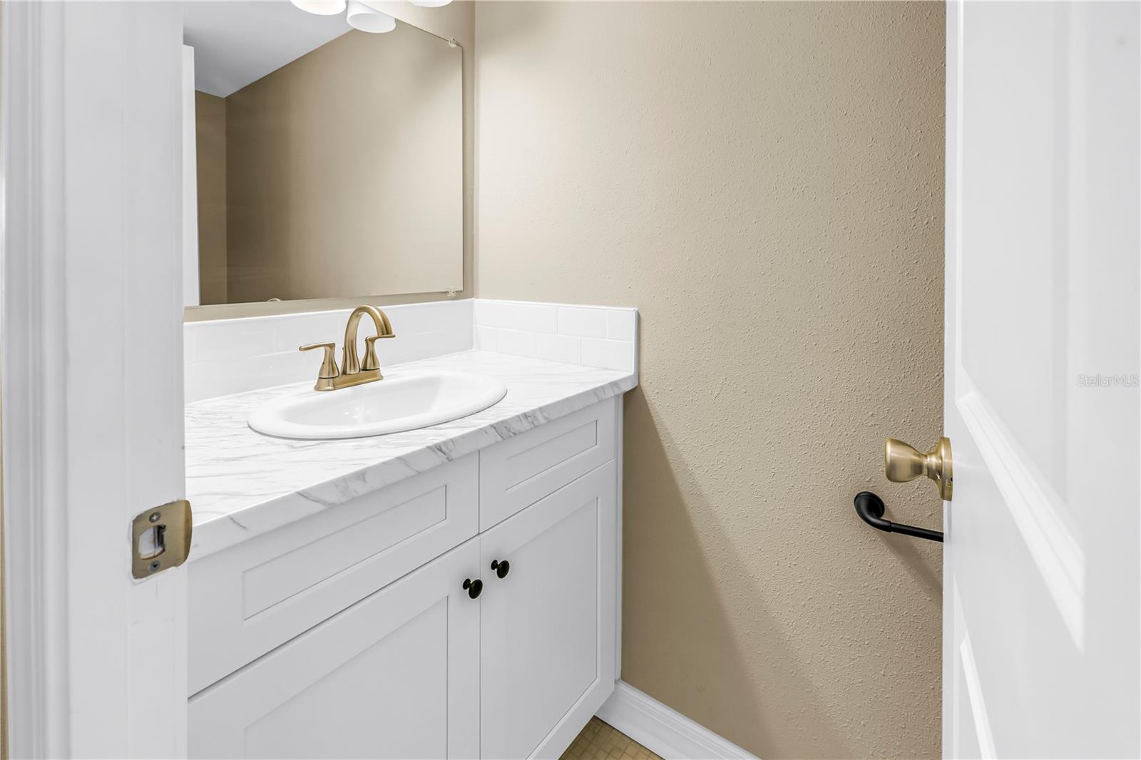 4720 Locust Unit 116, St Petersburg, FL 33703