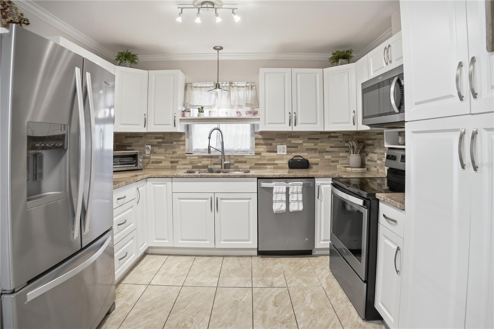 8 Silver, Ocala, FL 34472