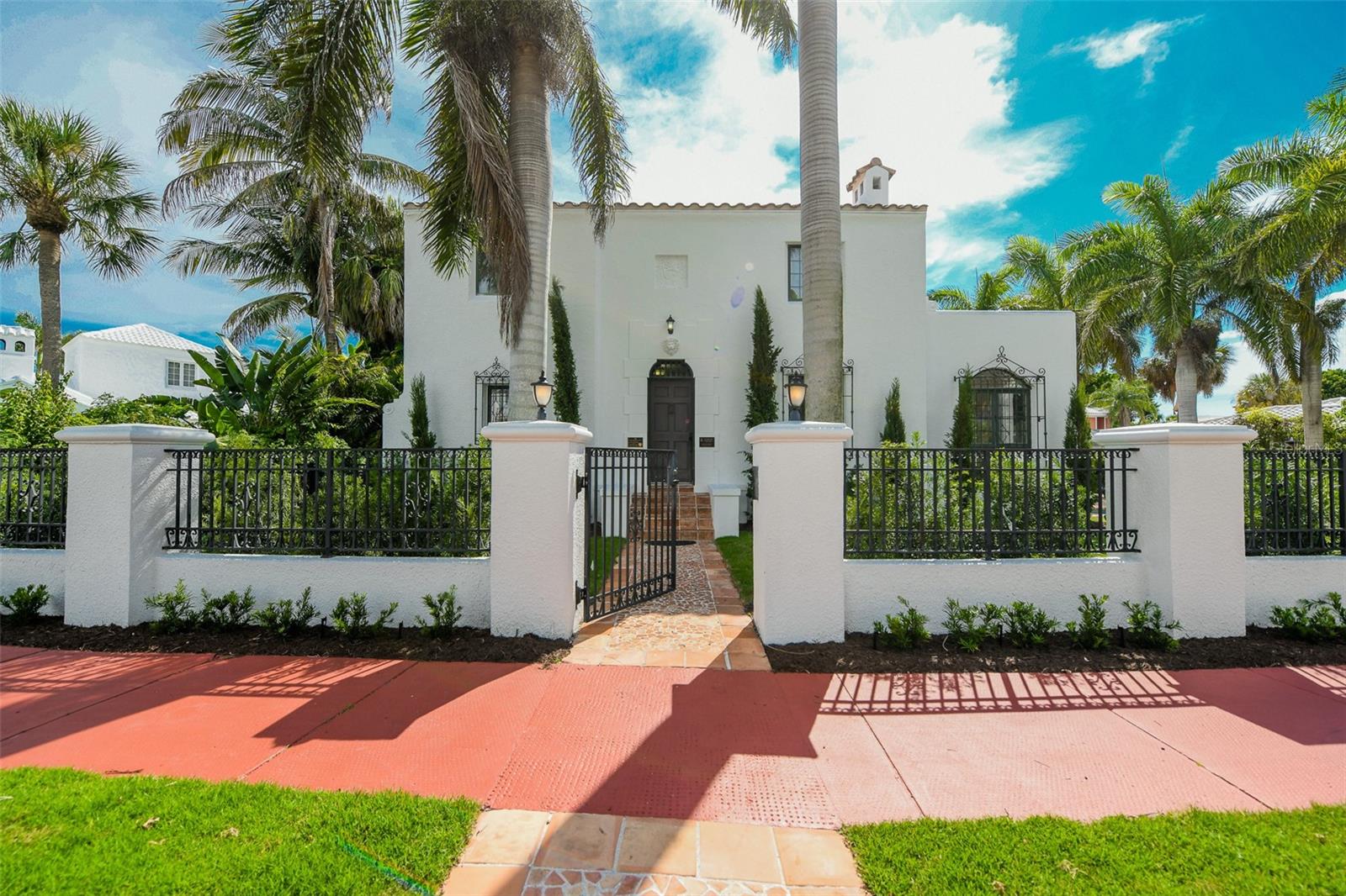 76 Washington, Sarasota, FL 34236