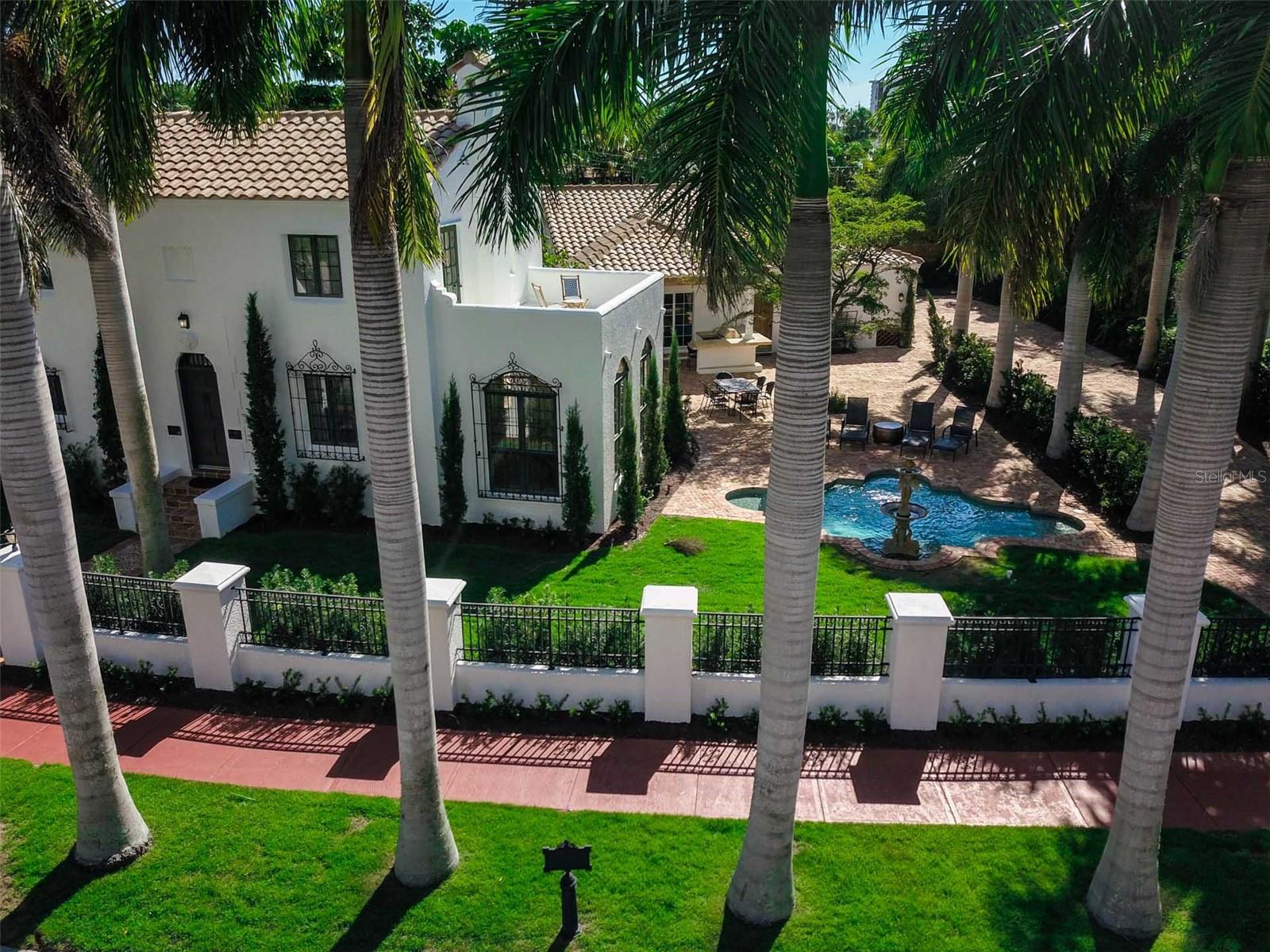 76 Washington, Sarasota, FL 34236