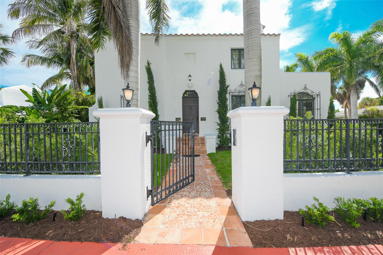 76 Washington, Sarasota, FL 34236