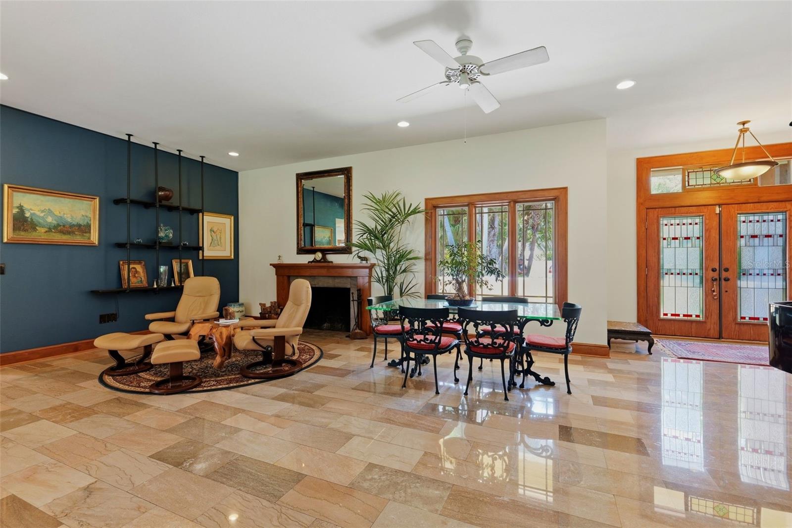 6000 2nd, St Petersburg, FL 33705
