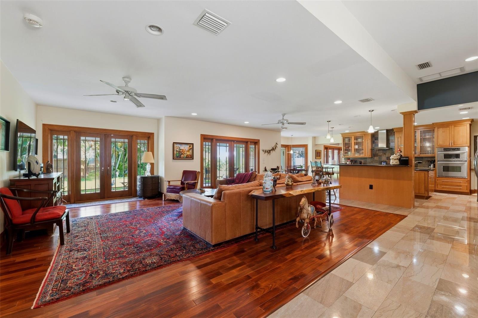 6000 2nd, St Petersburg, FL 33705