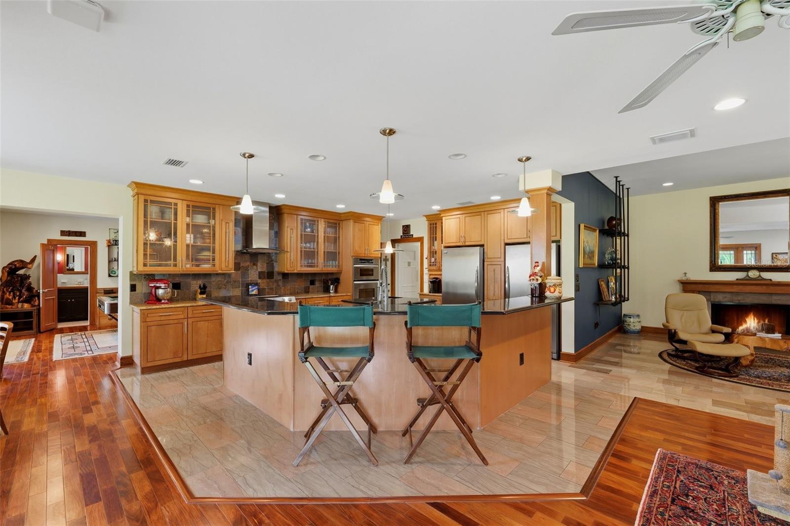 6000 2nd, St Petersburg, FL 33705