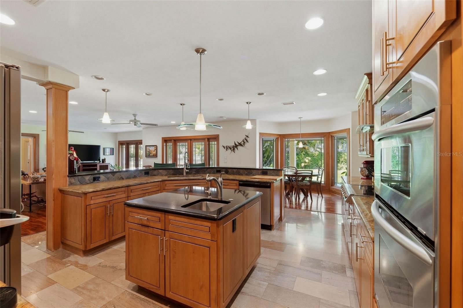6000 2nd, St Petersburg, FL 33705