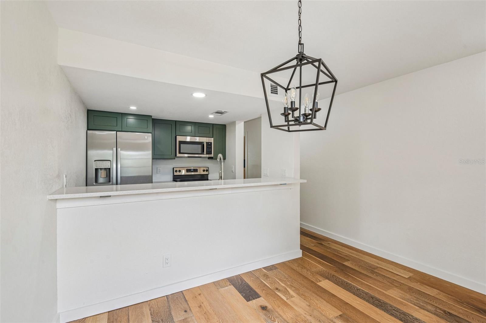 7192 Bank Unit 7192, Tampa, FL 33617