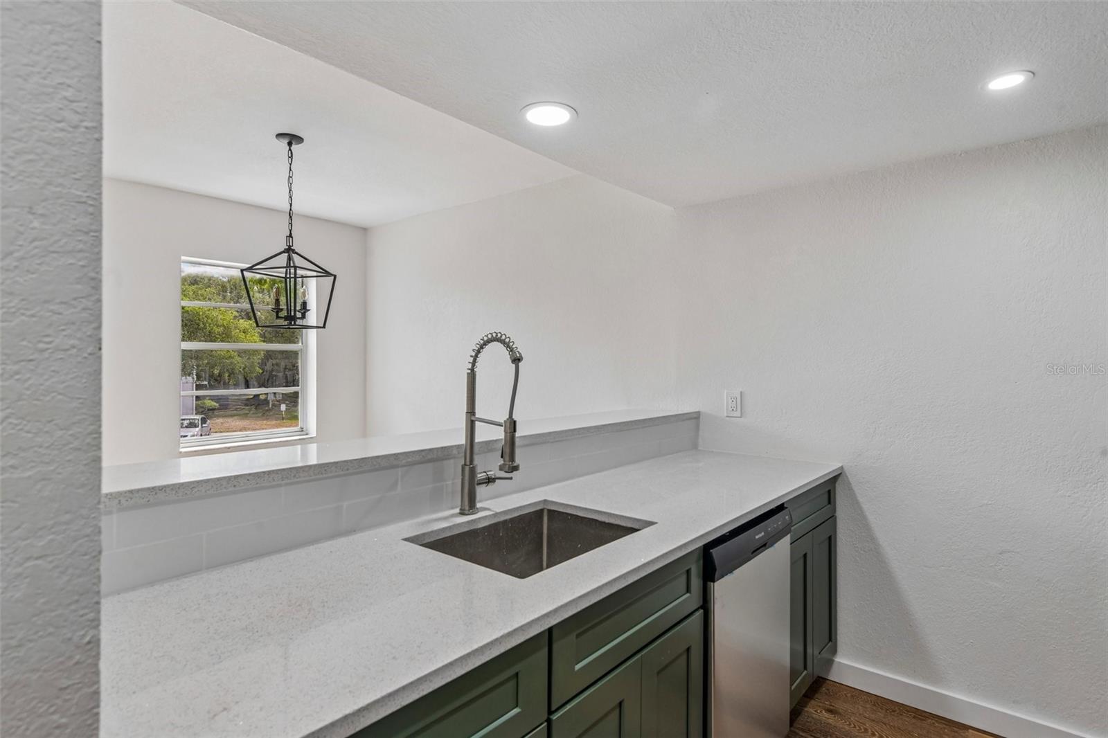 7192 Bank Unit 7192, Tampa, FL 33617