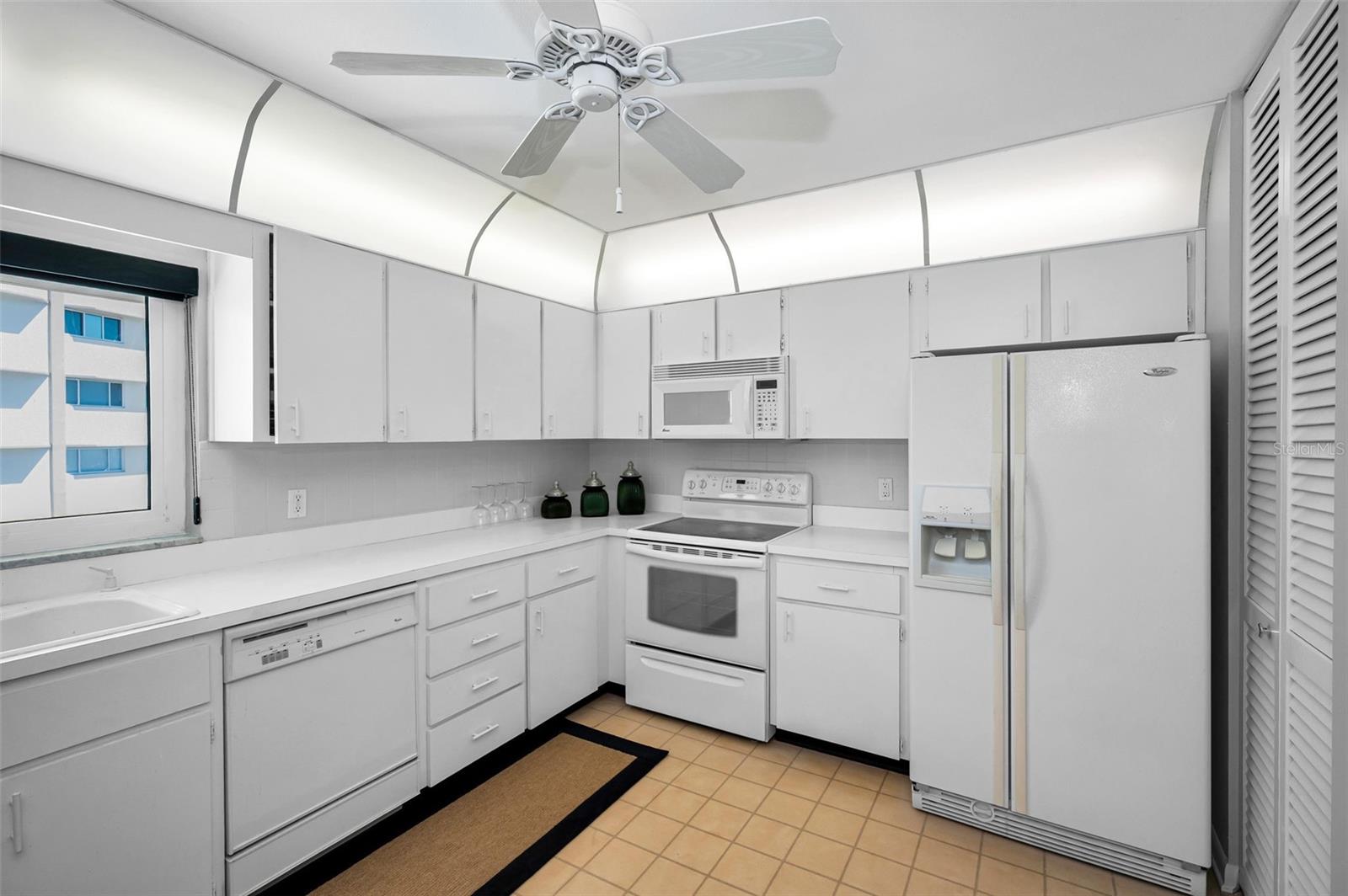 100 Bluff View Unit 514c, Belleair Bluffs, FL 33770