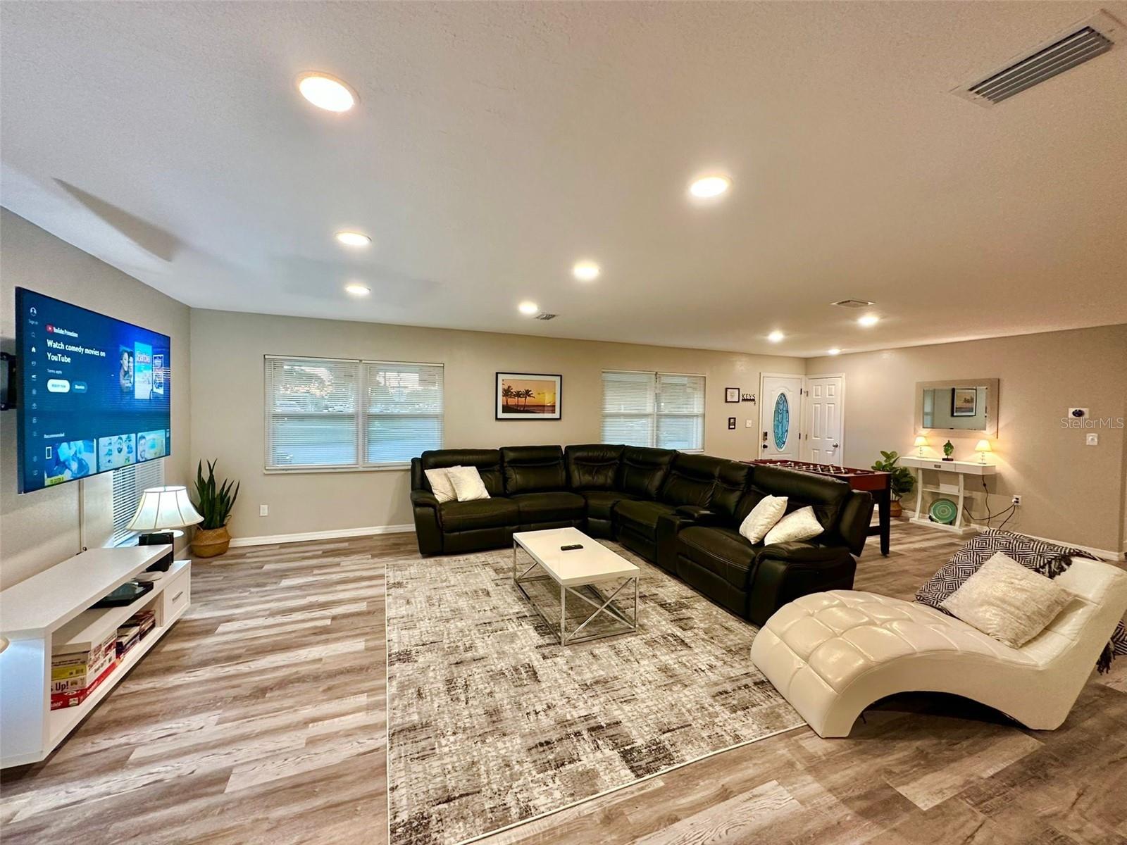 1987 Mosswood, Melbourne, FL 32935