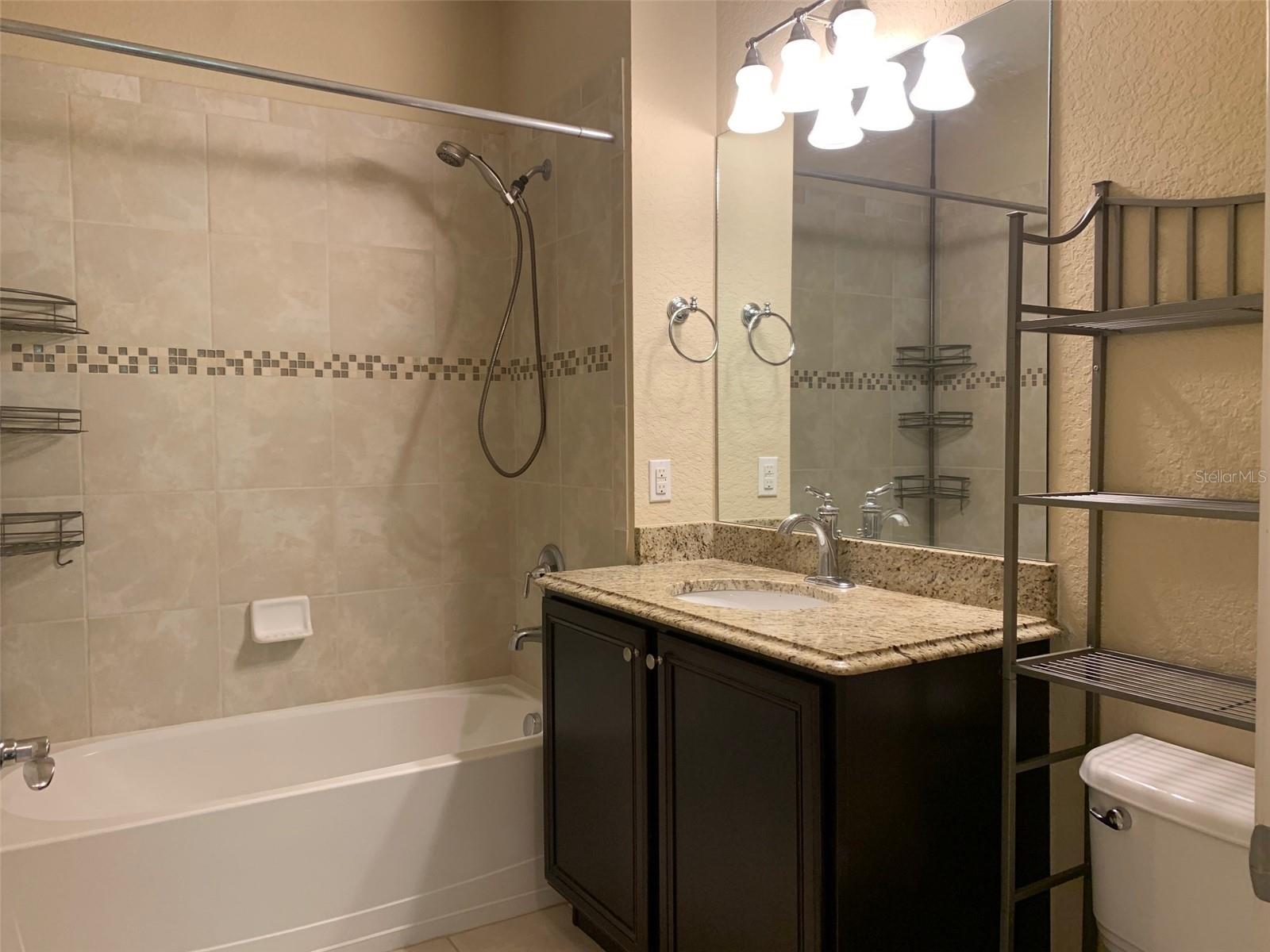 8363 Bella Tierra Ct, Davenport, FL 33896