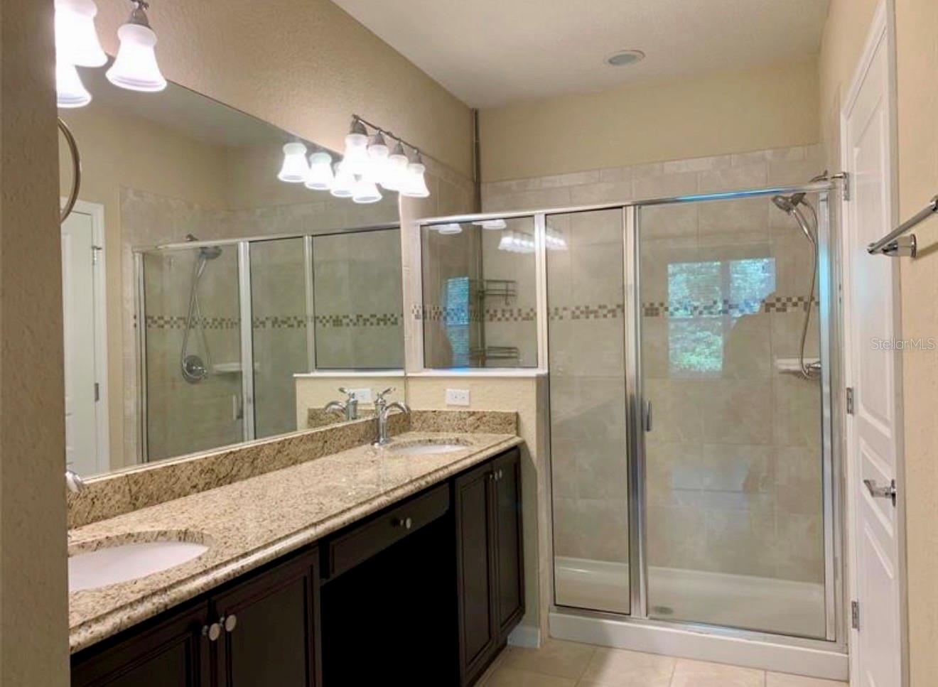8363 Bella Tierra Ct, Davenport, FL 33896