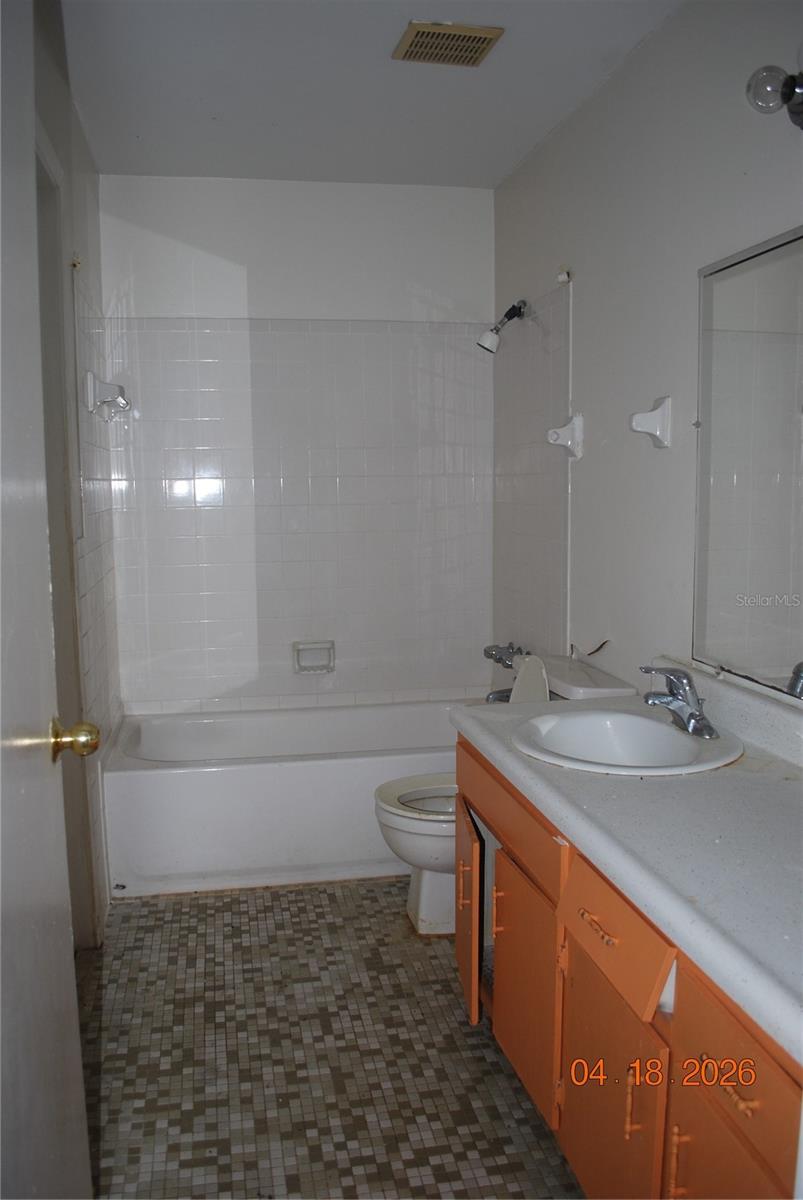 9201 Tudor Unit C215, Tampa, FL 33615