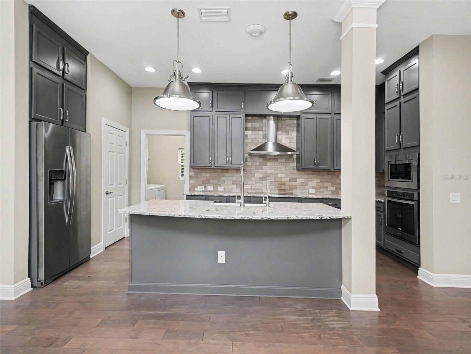 2424 Wood, Sarasota, FL 34237