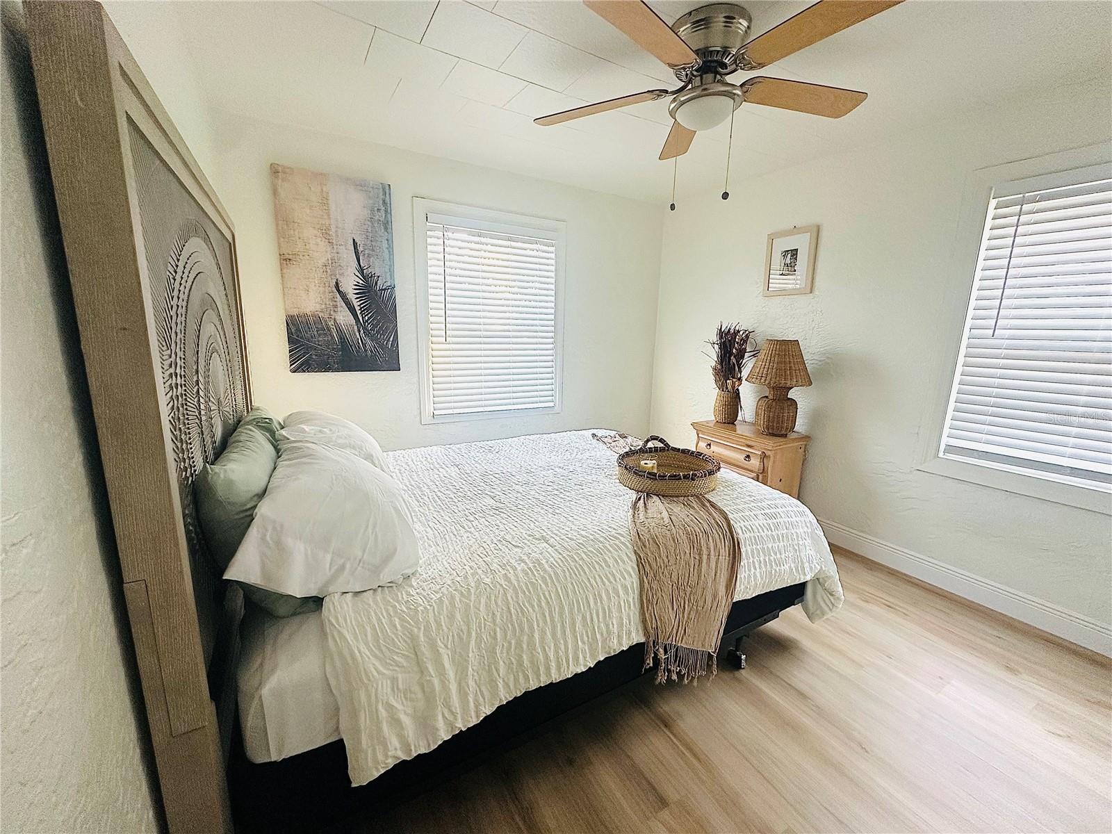 4811 Emerson, St Petersburg, FL 33711