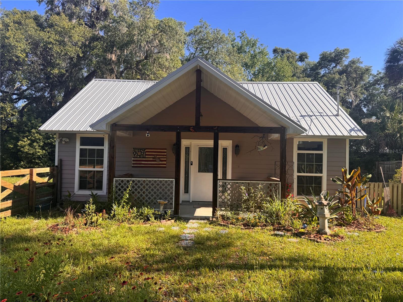 103 Grove, Melrose, FL 32666