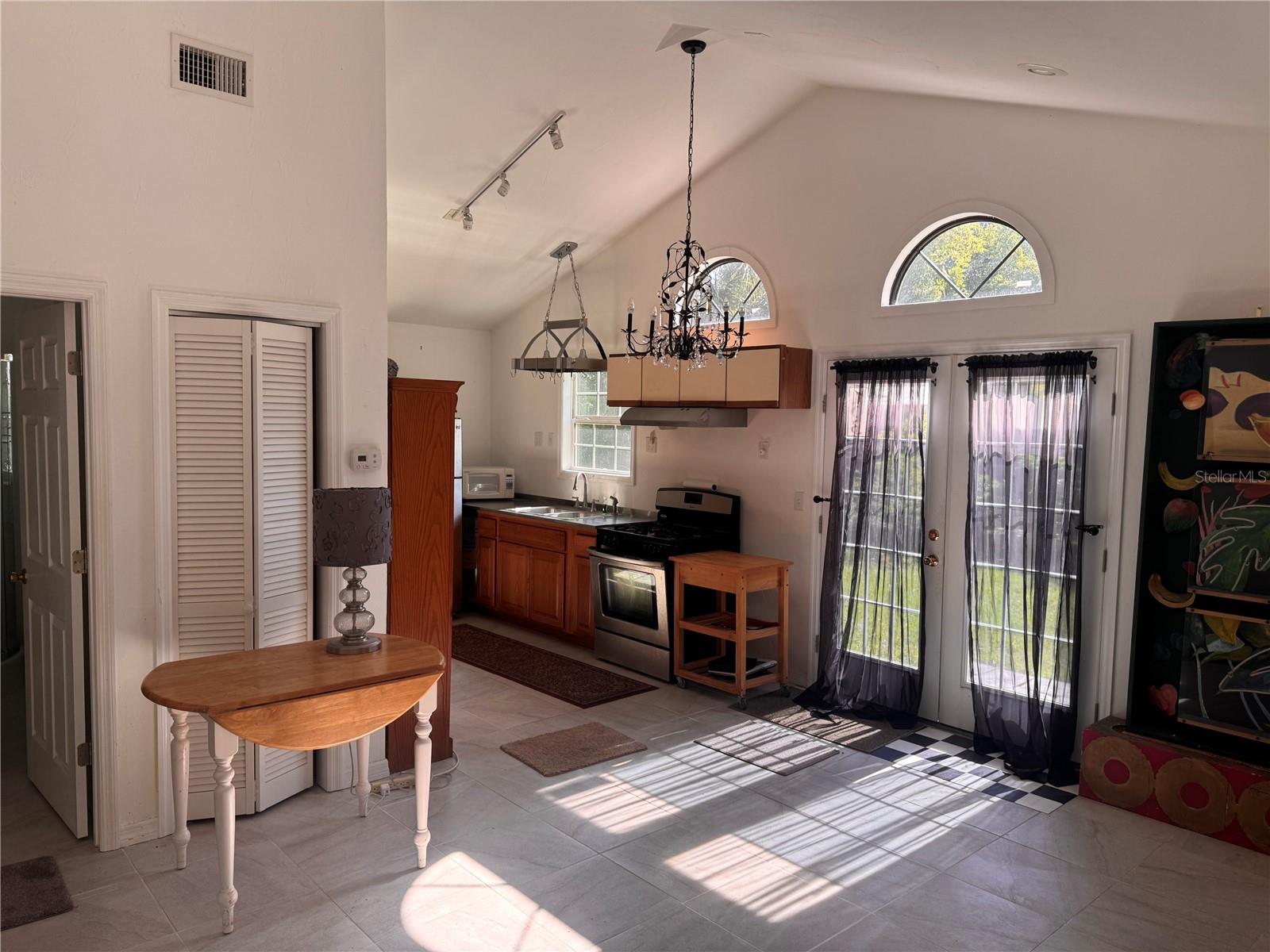 103 Grove, Melrose, FL 32666