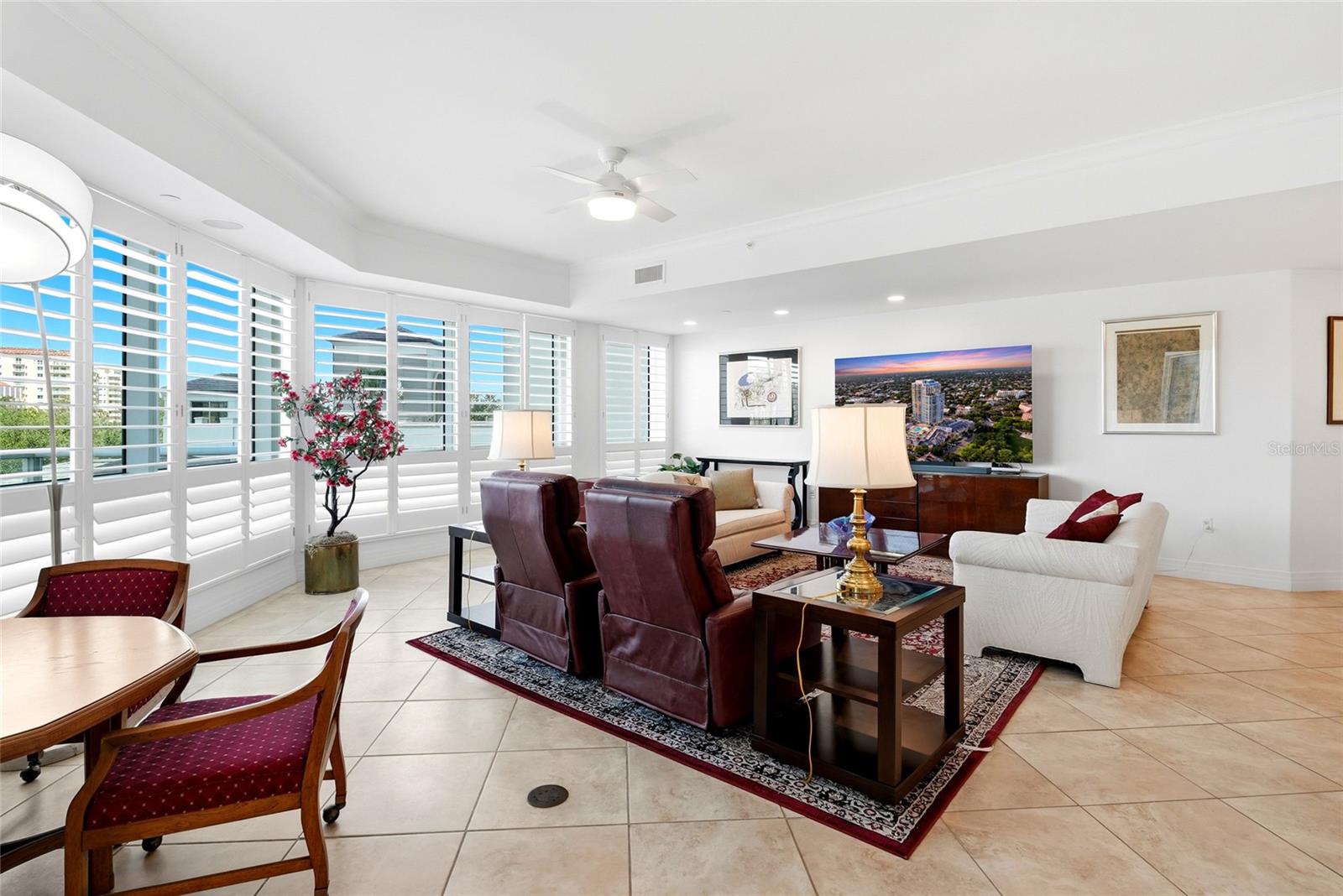 400 Beach Unit 401, St Petersburg, FL 33701