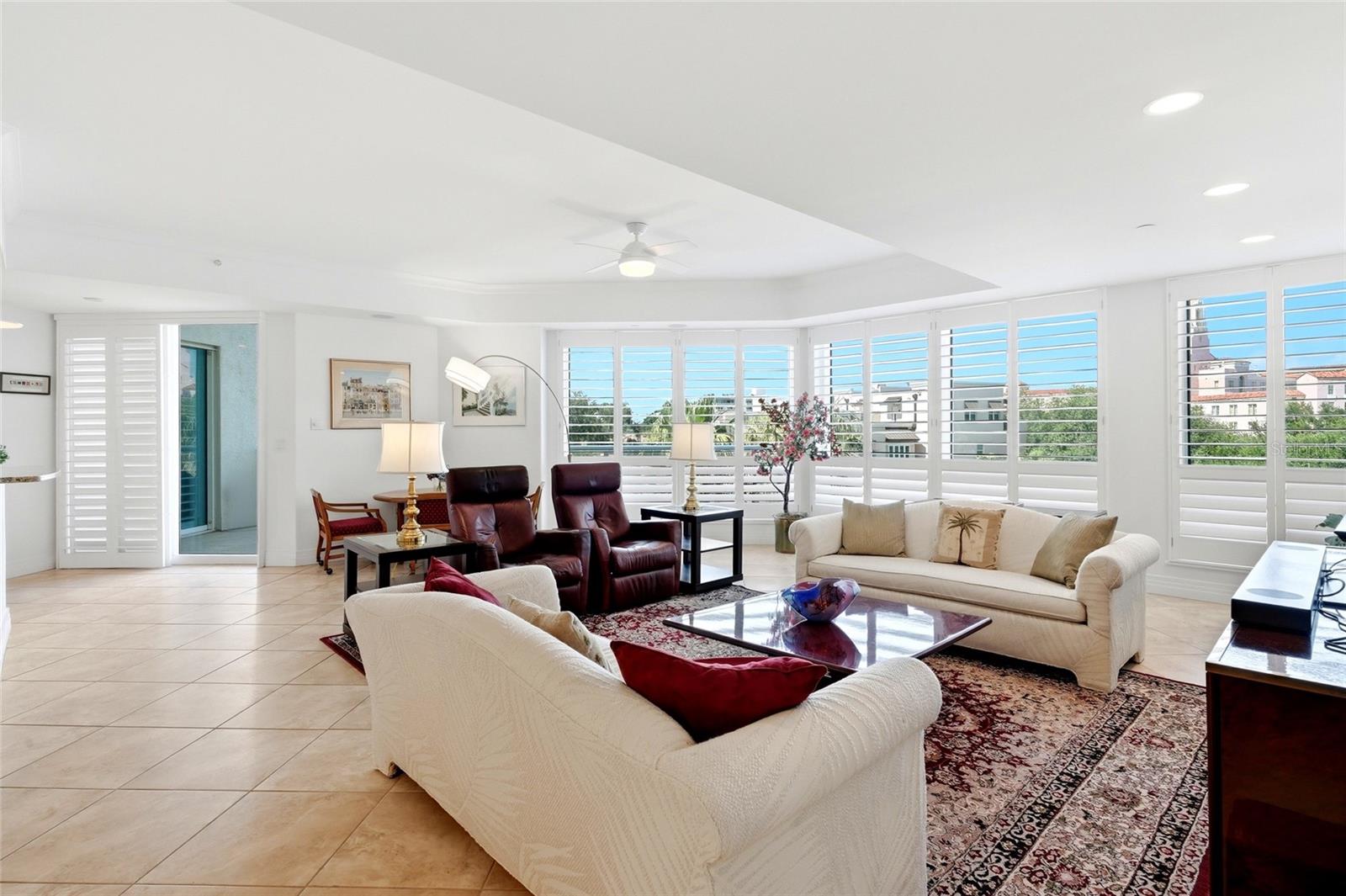 400 Beach Unit 401, St Petersburg, FL 33701