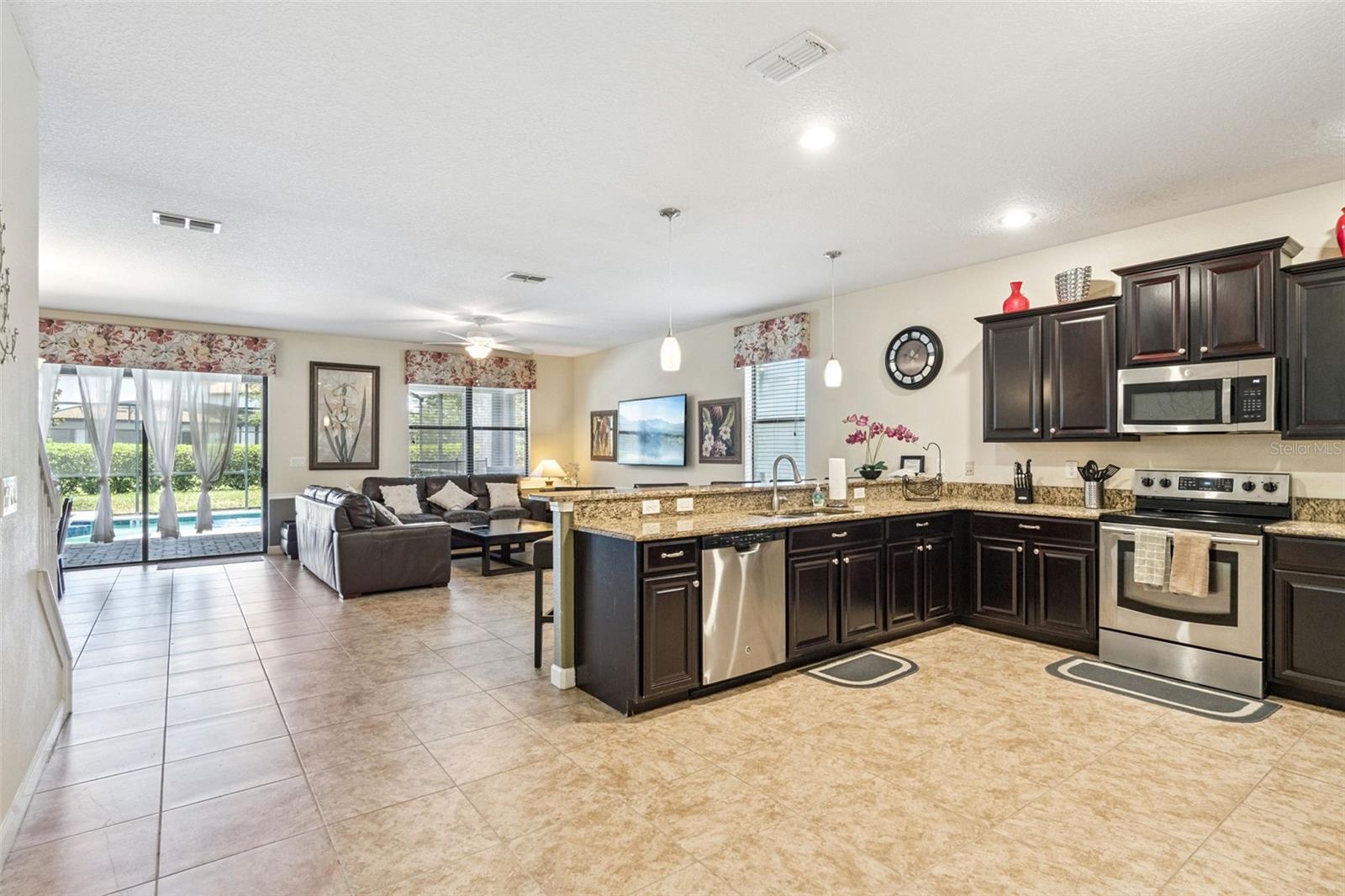 1420 Moon Valley, Davenport, FL 33896
