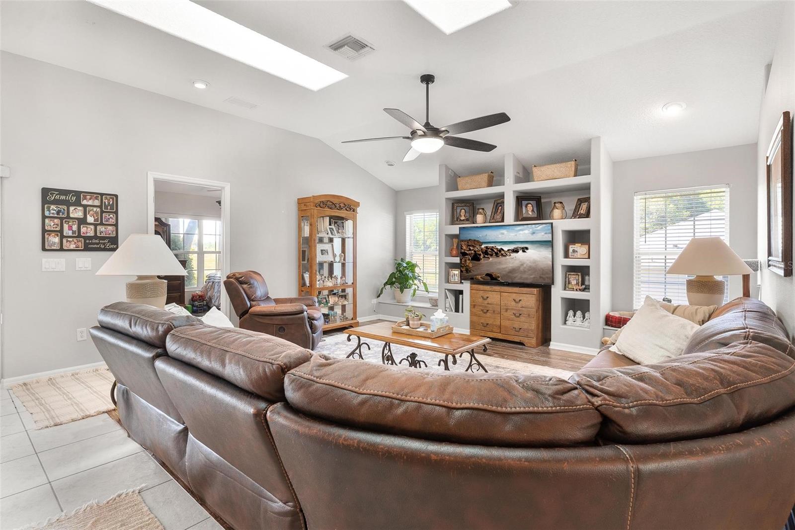 1027 Urico Golf, Lady Lake, FL 32159