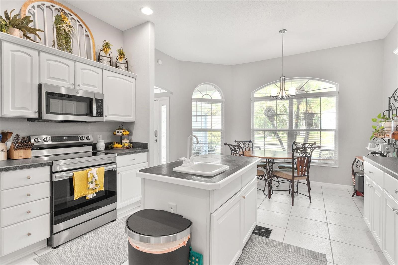 1027 Urico Golf, Lady Lake, FL 32159