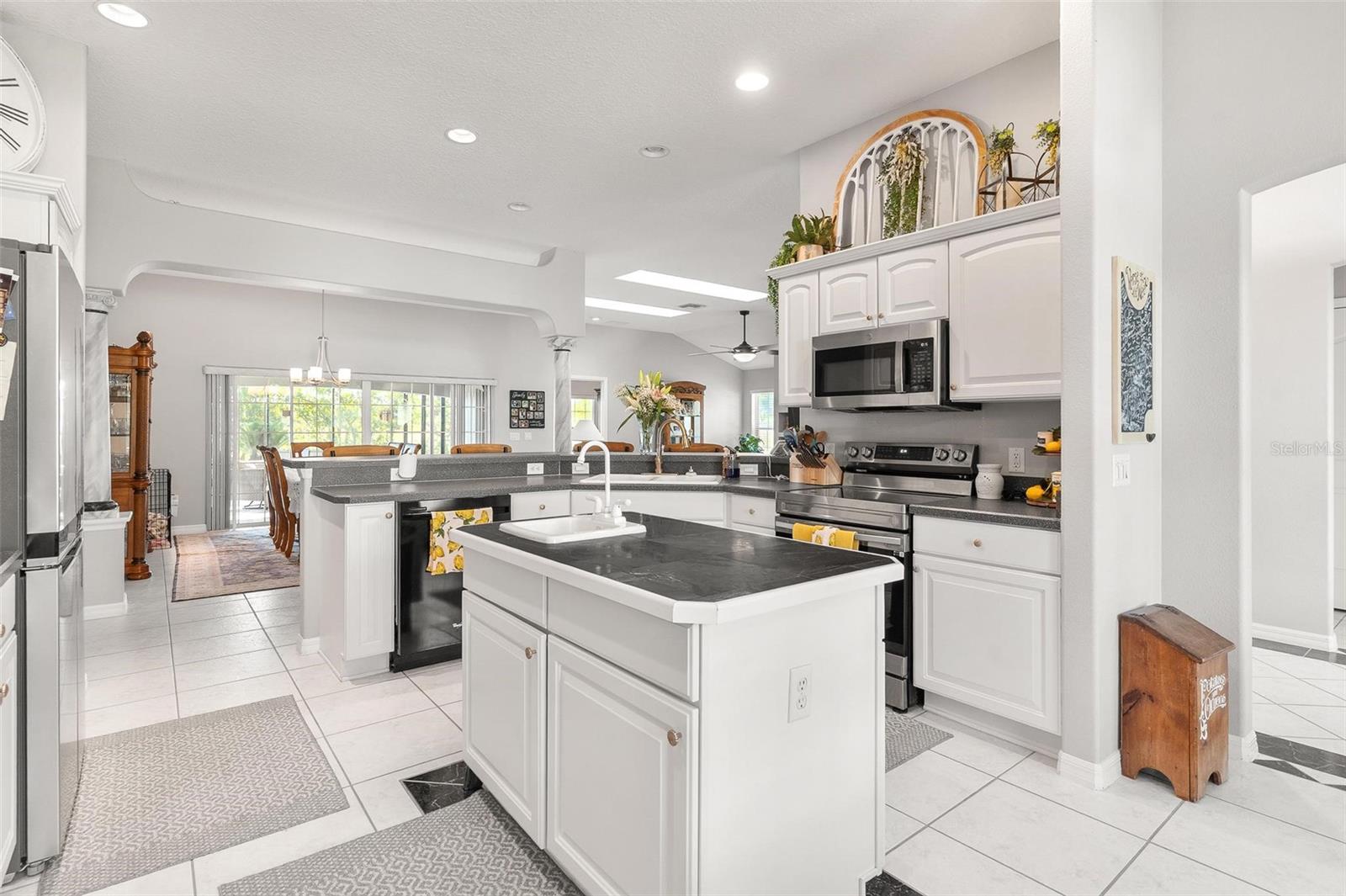1027 Urico Golf, Lady Lake, FL 32159