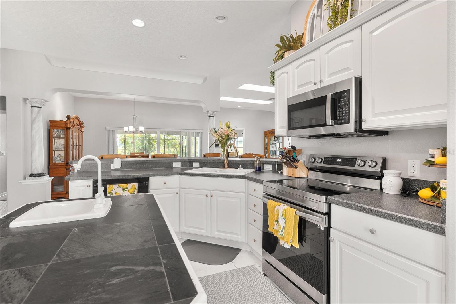 1027 Urico Golf, Lady Lake, FL 32159