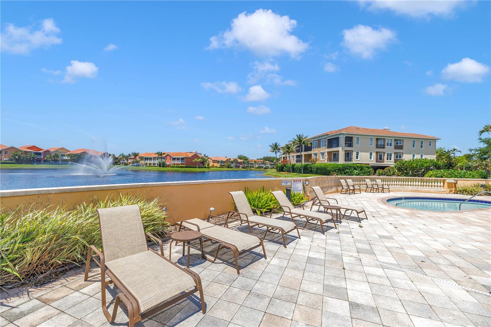 10 Franklin Unit 63d, St Petersburg, FL 33711