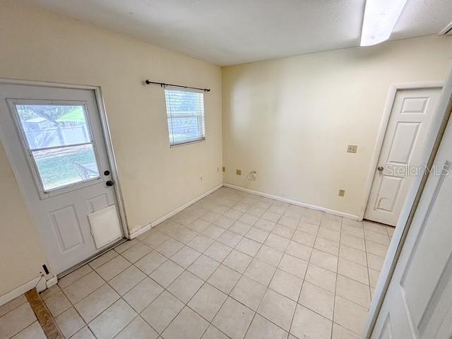 121 E Pine St, Howey In the Hills, FL 34737