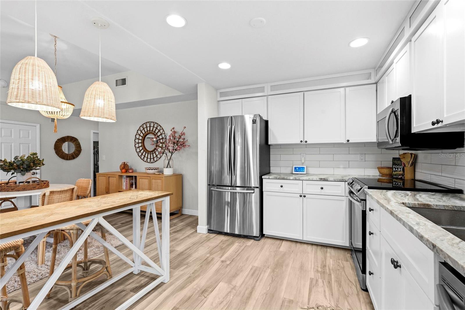 2383 Lakeside Unit D3, Sarasota, FL 34235