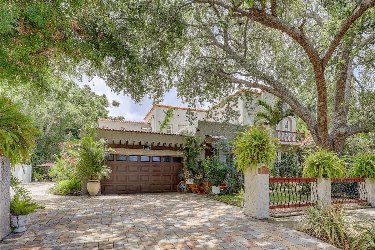325 49th, St Petersburg, FL 33710