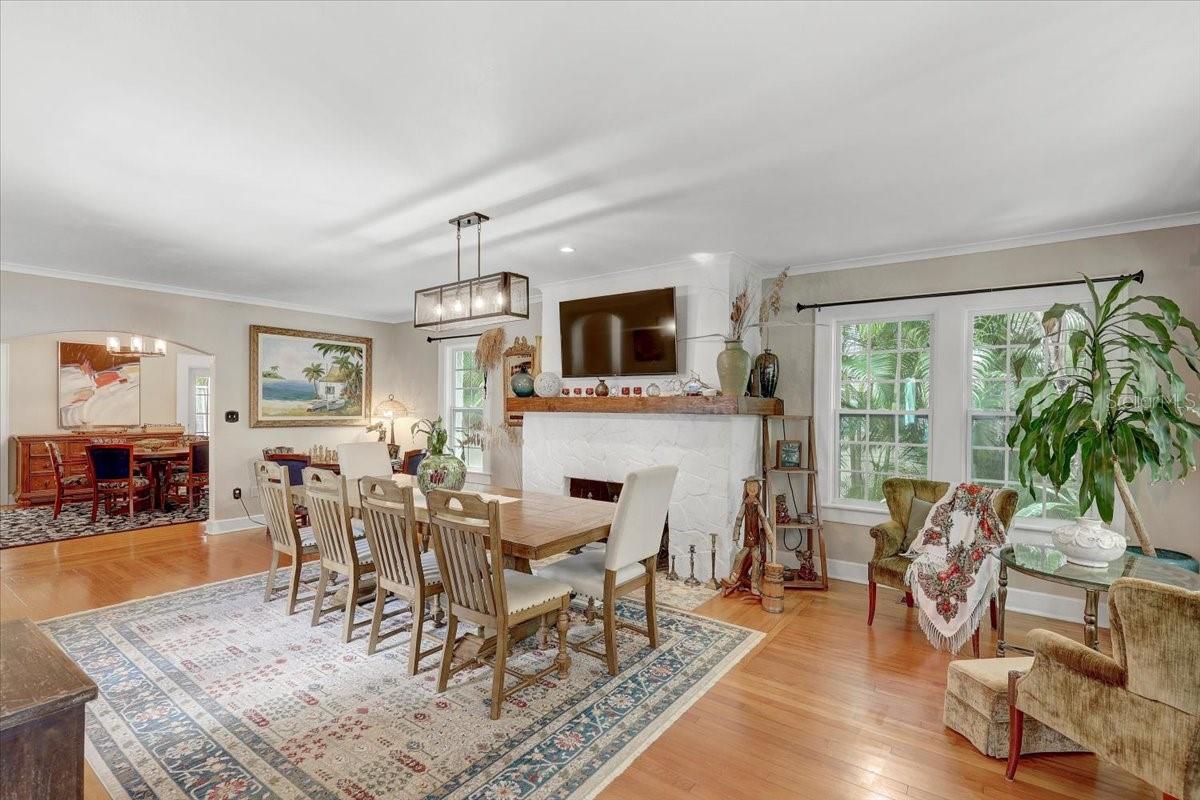 325 49th, St Petersburg, FL 33710