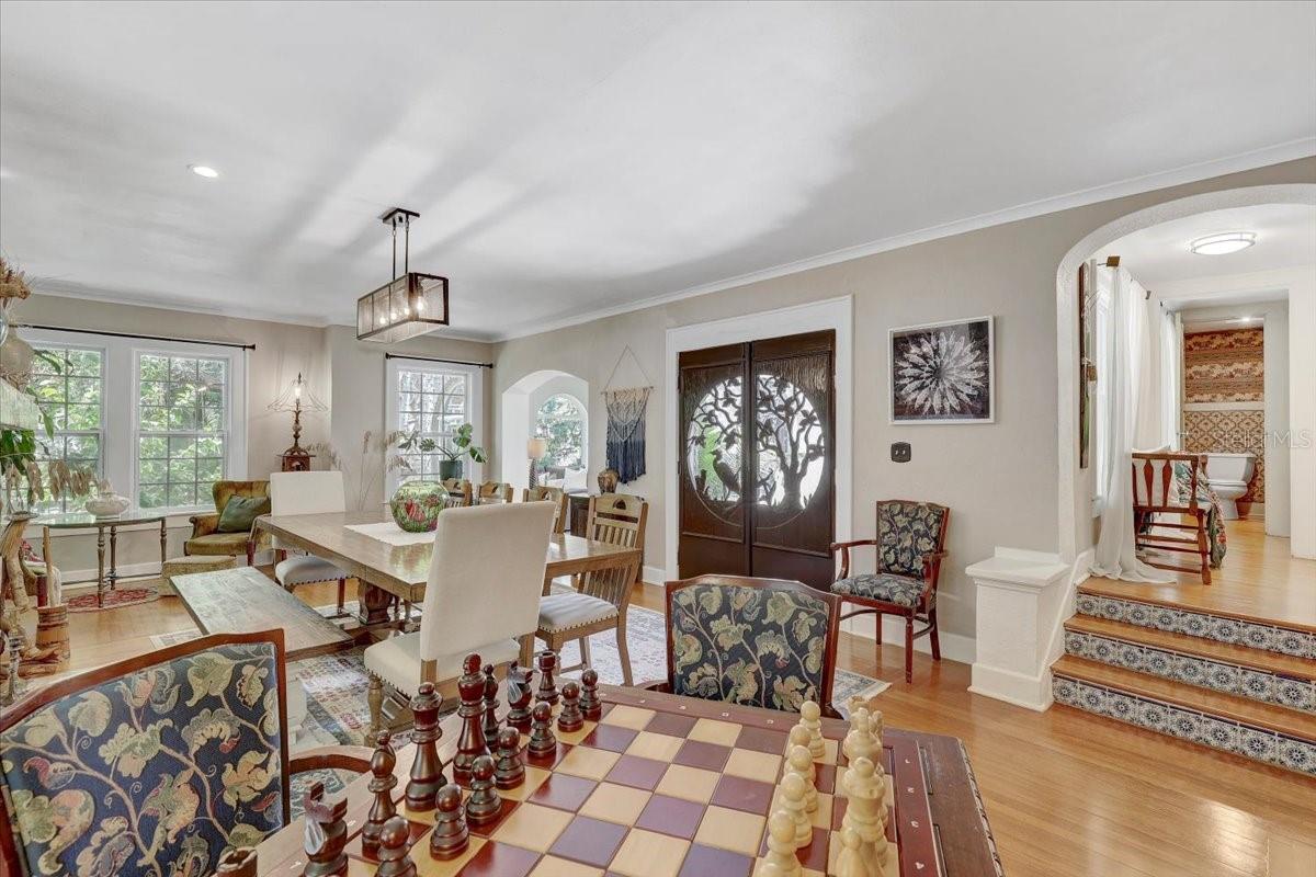 325 49th, St Petersburg, FL 33710