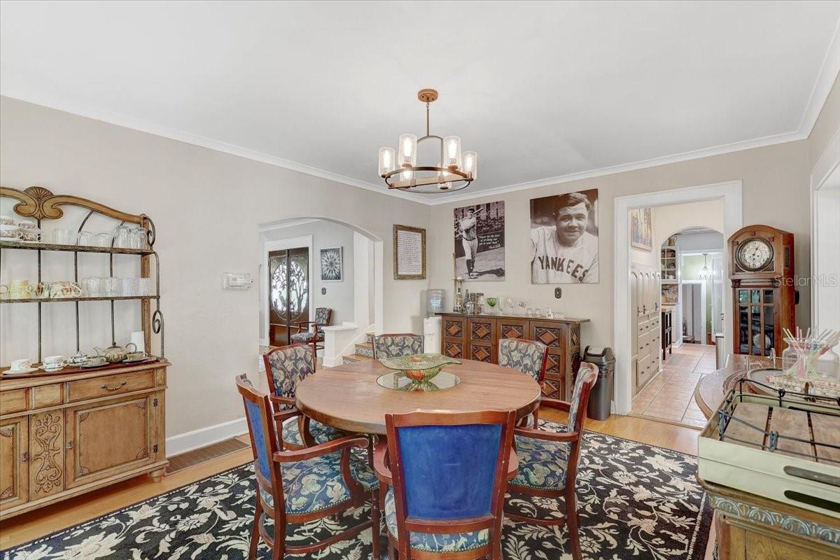 325 49th, St Petersburg, FL 33710