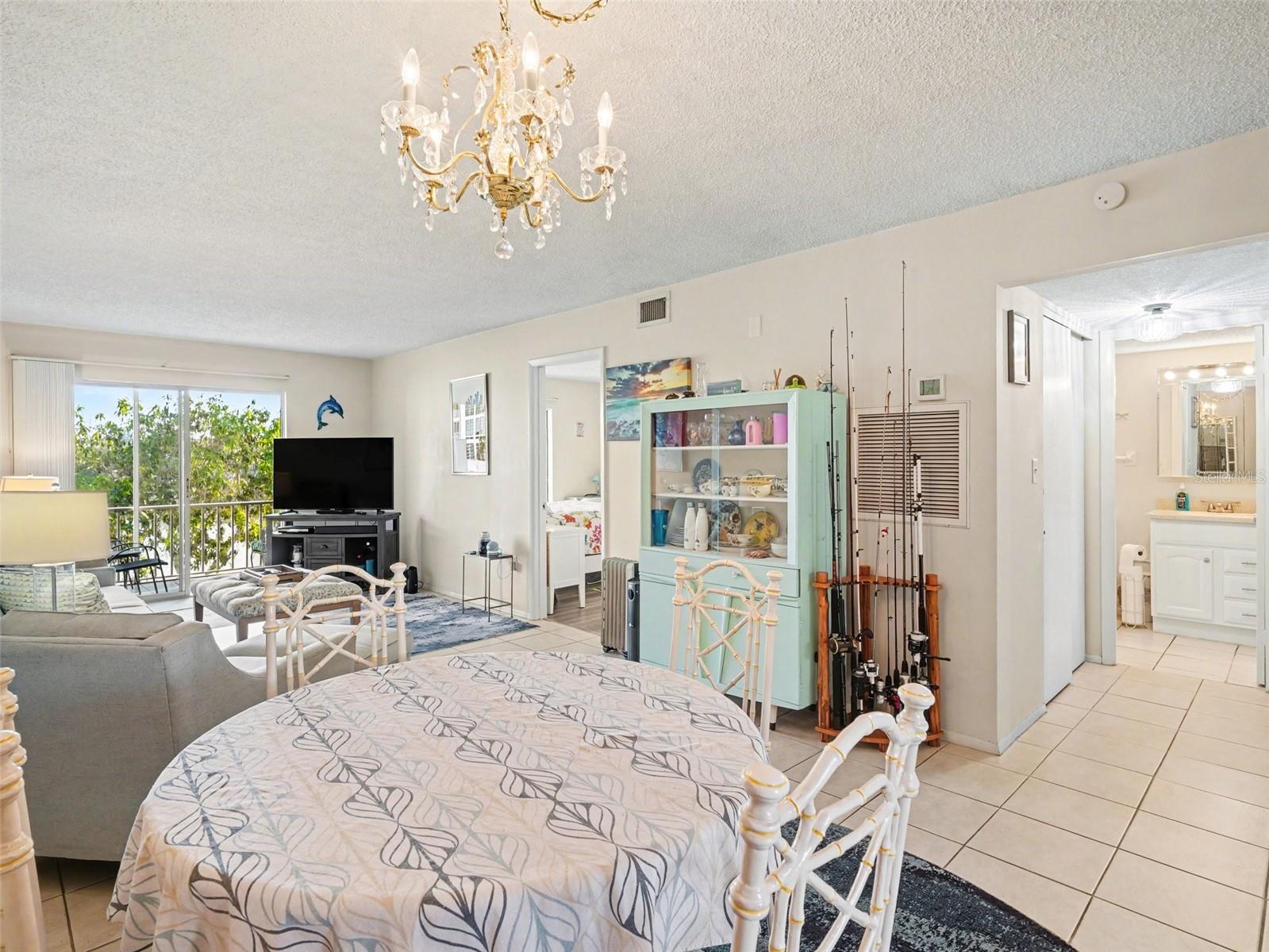 3915 Lake Bayshore Unit 306, Bradenton, FL 34205