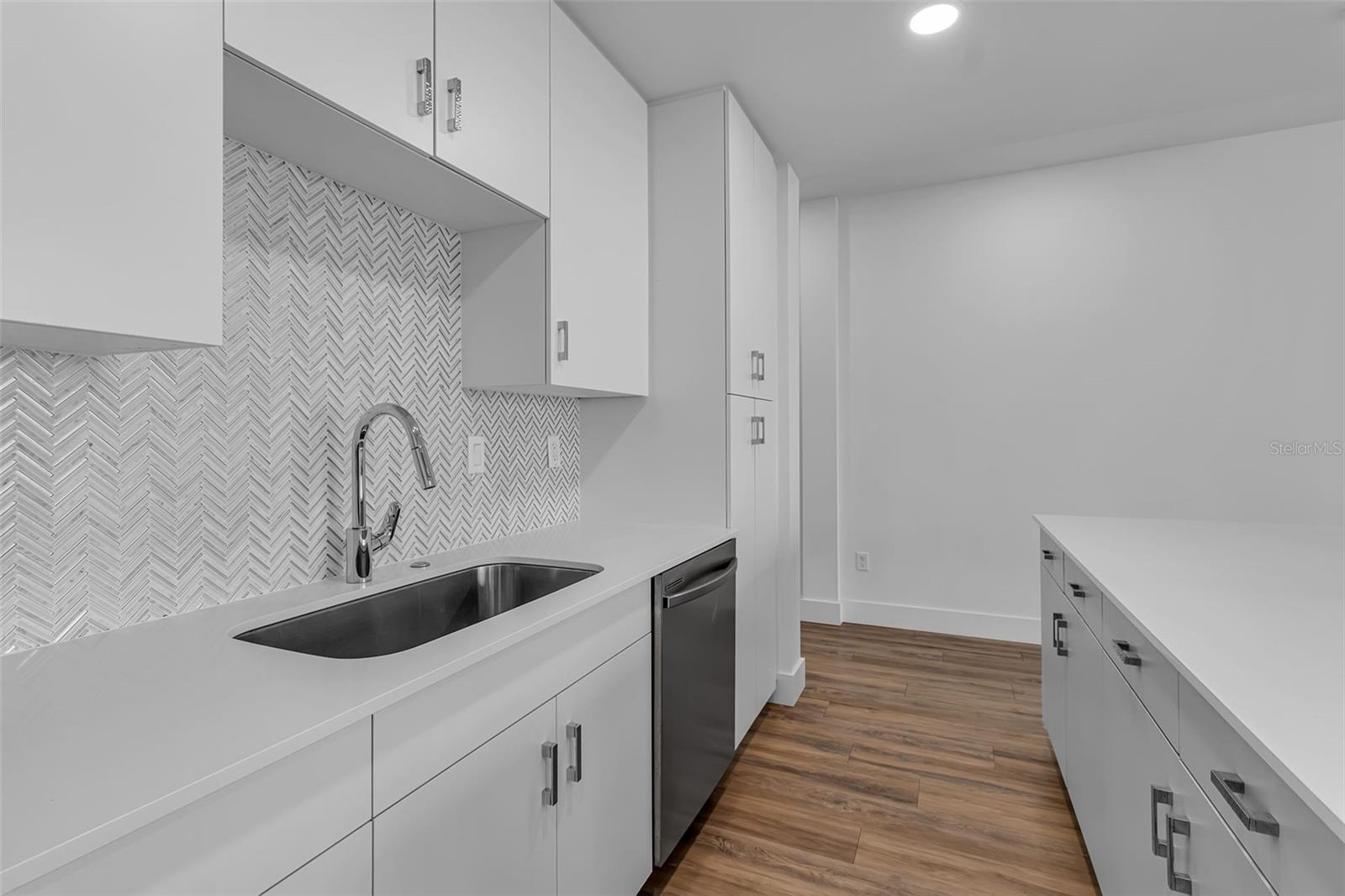 1703 Tamiami Unit 211, Sarasota, FL 34234