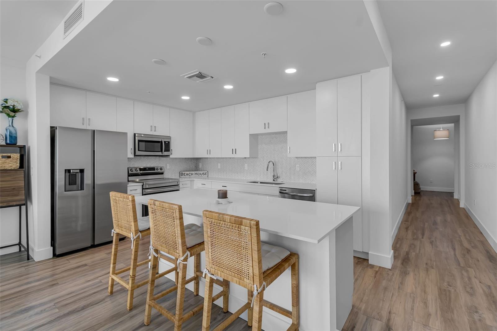 1703 Tamiami Unit 211, Sarasota, FL 34234
