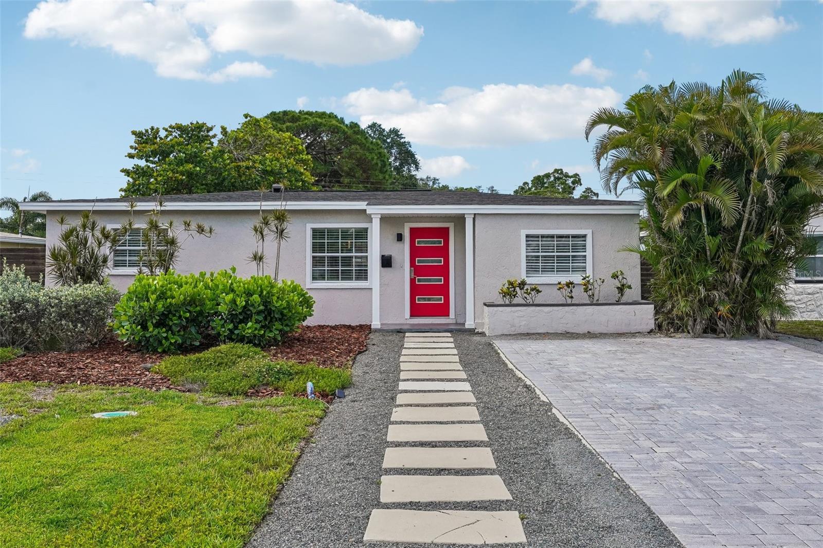 784 87th, St Petersburg, FL 33702
