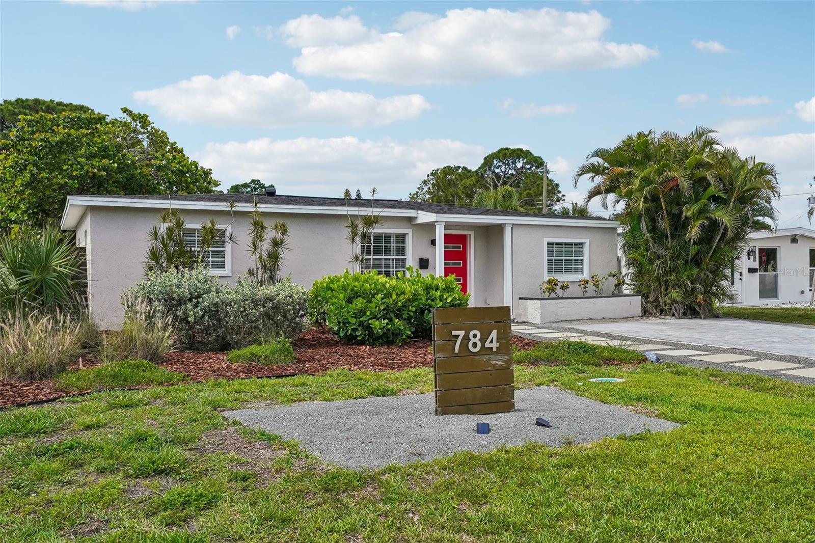 784 87th, St Petersburg, FL 33702