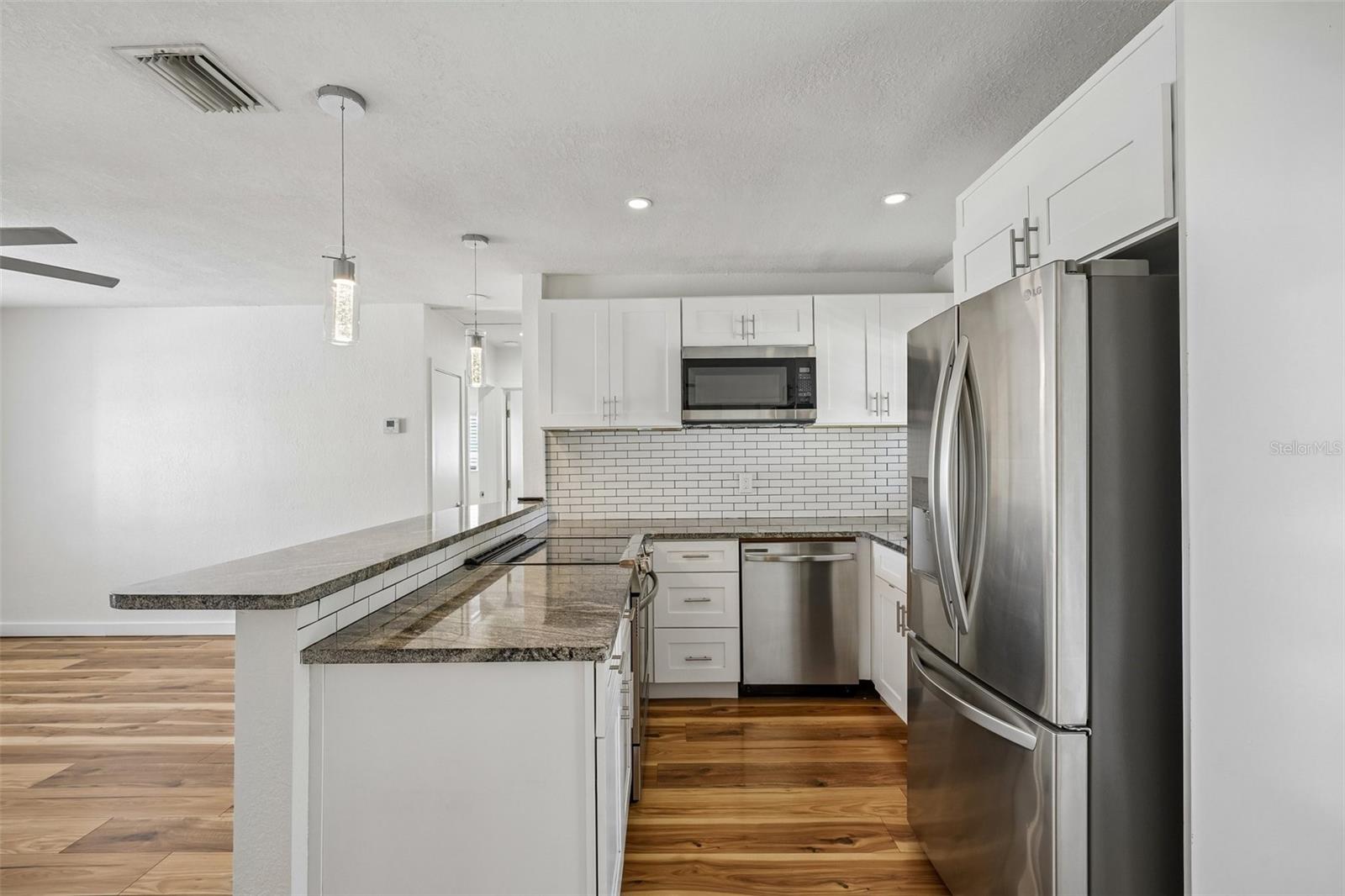 784 87th, St Petersburg, FL 33702