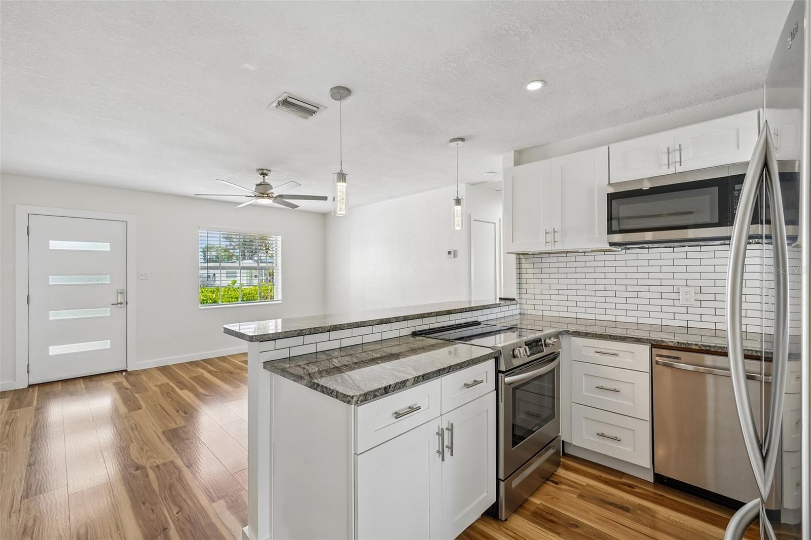 784 87th, St Petersburg, FL 33702