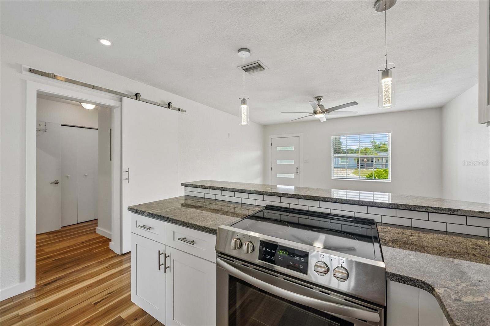 784 87th, St Petersburg, FL 33702