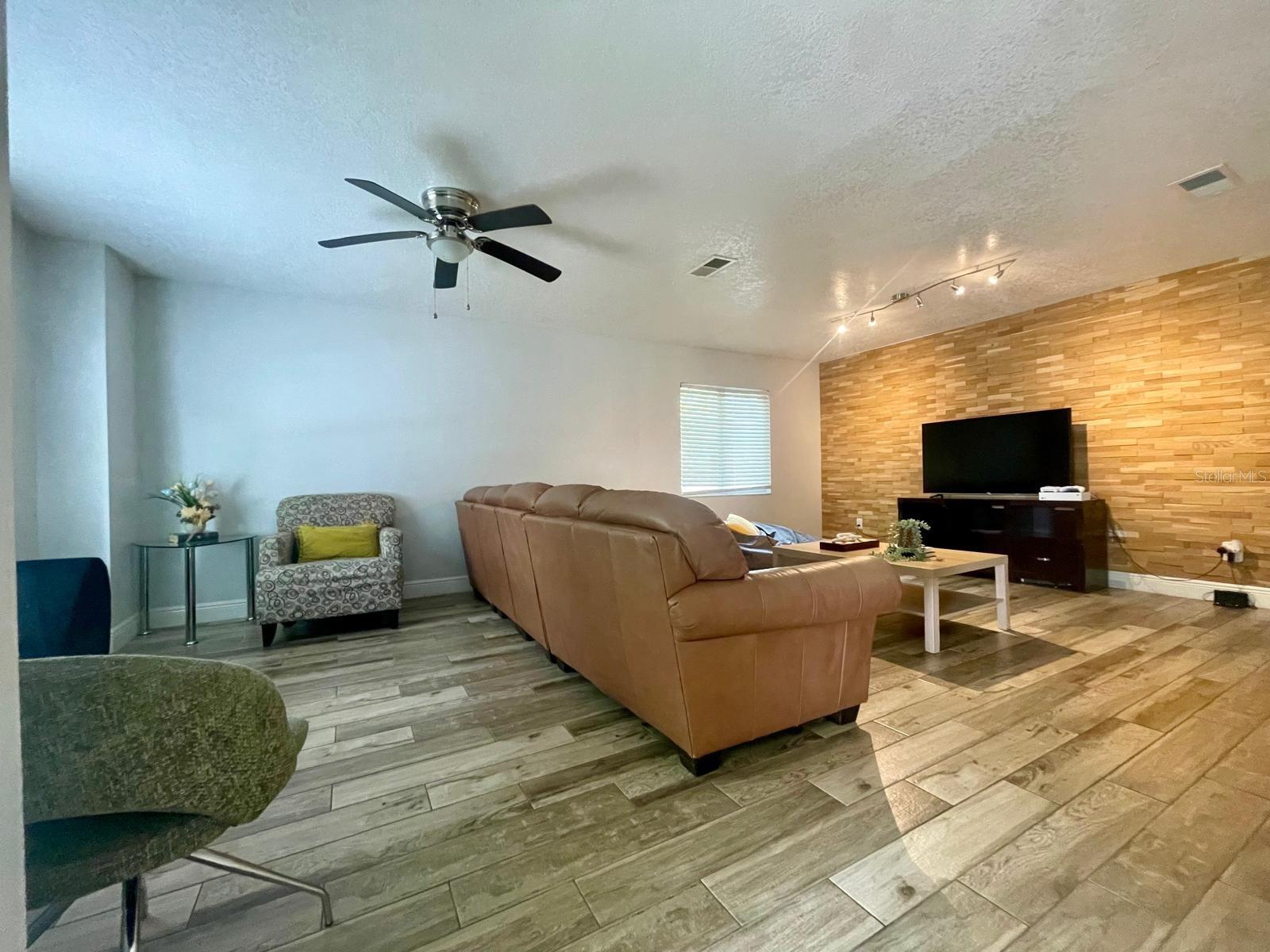 1044 Nin, Orlando, FL 32835