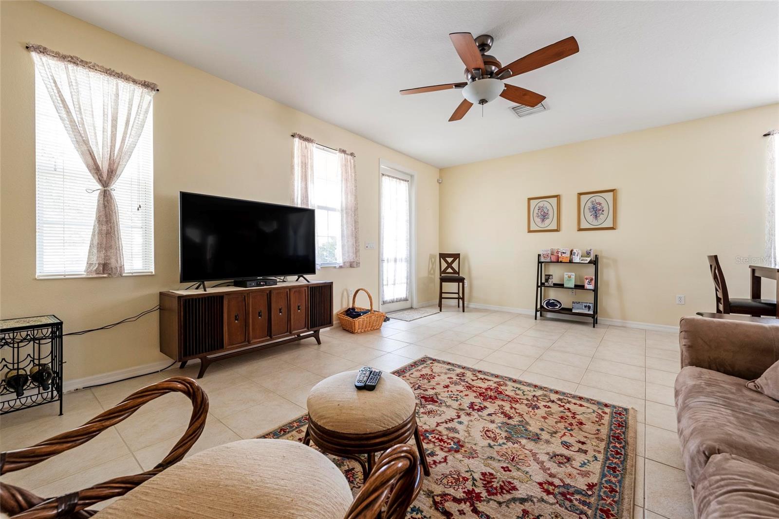 3860 82nd Avenue Unit 101, Sarasota, FL 34243